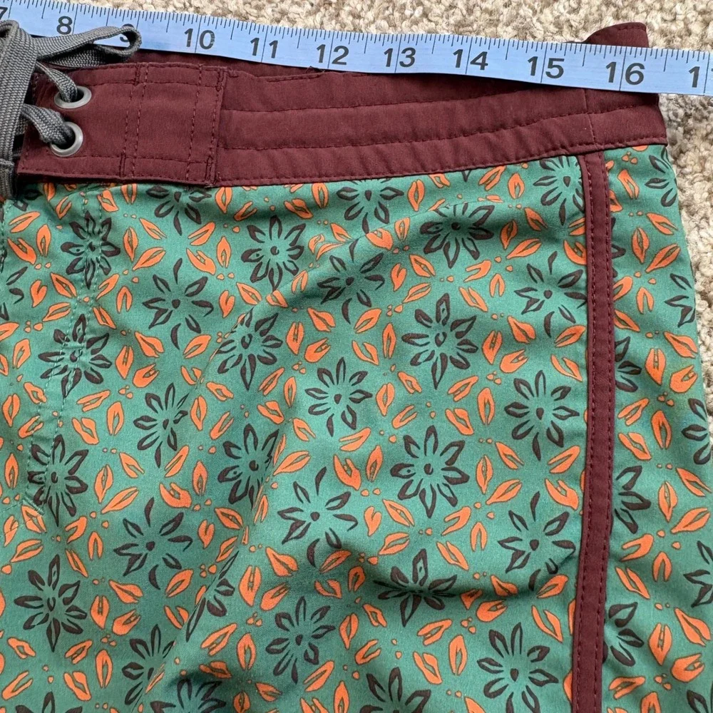 PRANA Men's Boardshort 31 Green Cove Geo Floral 8